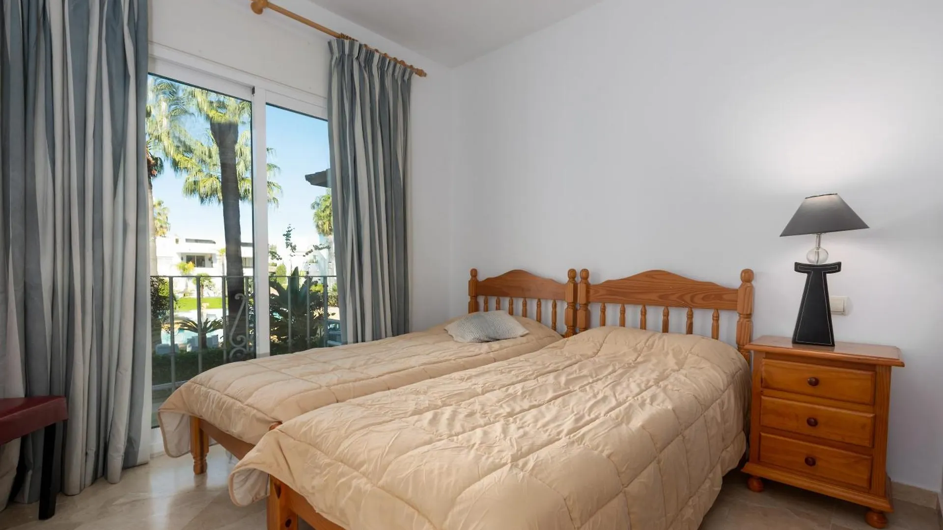 Apartamento De Lujo A 30M Playa Estepona